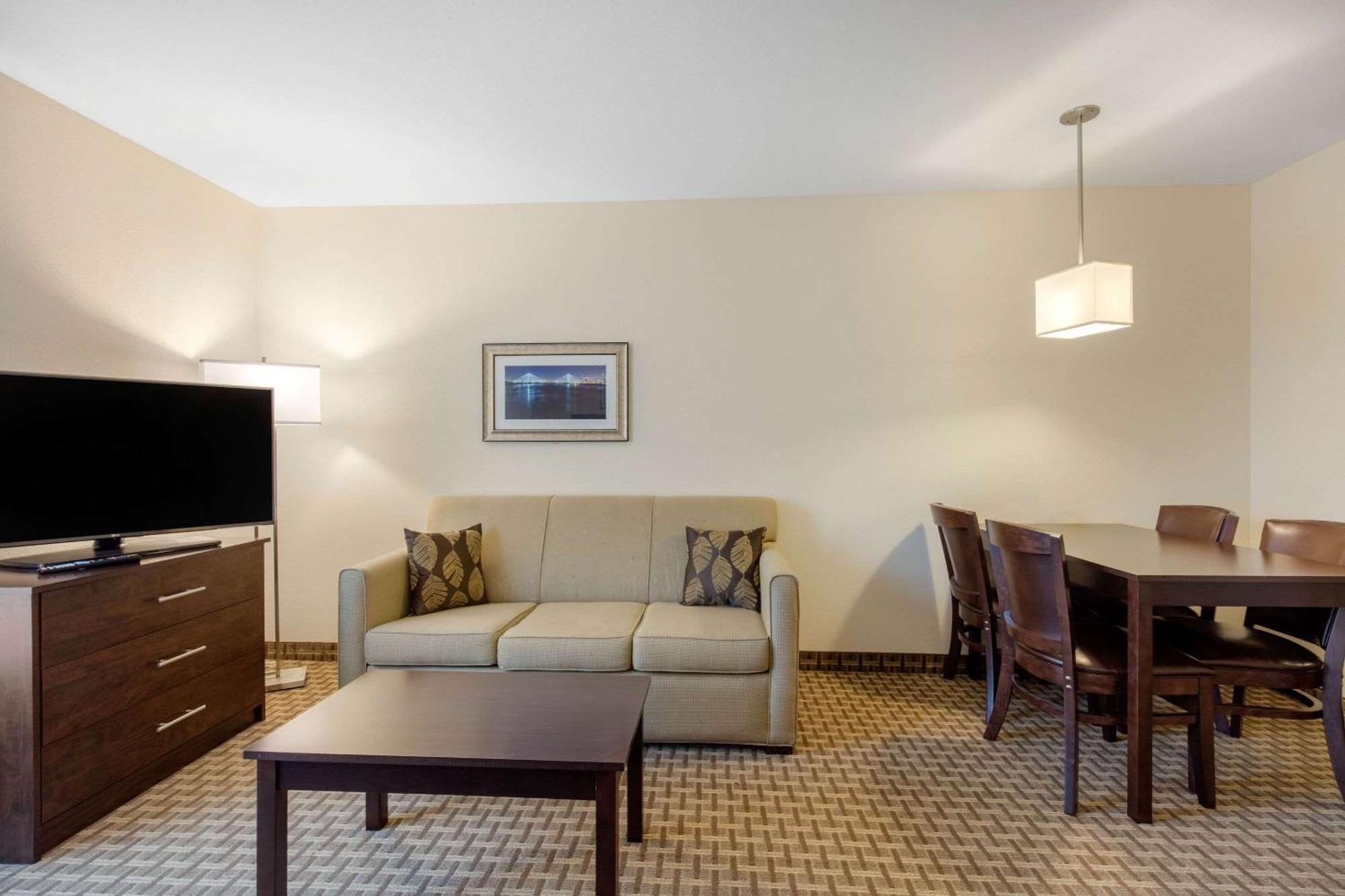 Mainstay Suites St Louis Airport Bridgeton Bagian luar foto